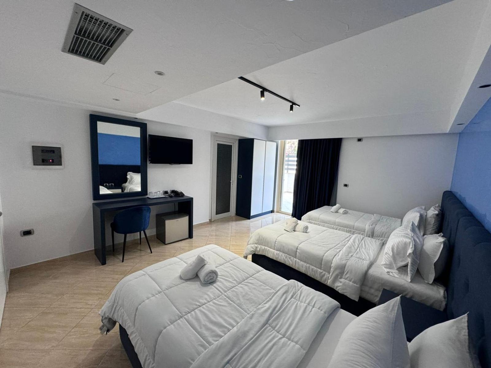 Hotel Blue Sky Saranda Dış mekan fotoğraf